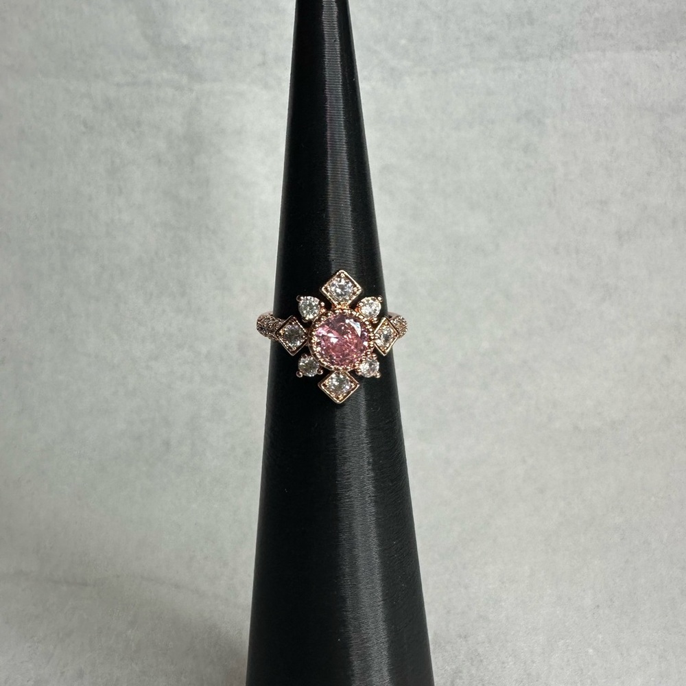 Snowflake Diva Size 7 Ring